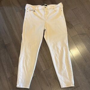 Cream Skinny Jeans with Tapered Leg pale pink
